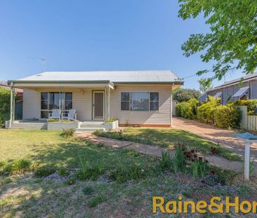 Convenient South Location - Photo 1