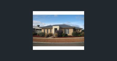 Impressive Home! READY TO MOVE IN - Photo 5