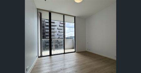 Stylish and spacious two bedroom apartment in the heart of Docklands - Photo 3