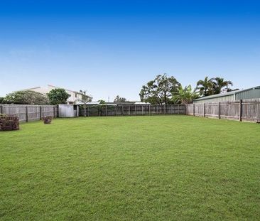 Charming 3-Bedroom Family Home in Springwood - Photo 1