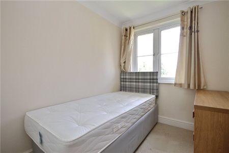 The Gables, Guildford, Surrey, GU2 9JR - Photo 5