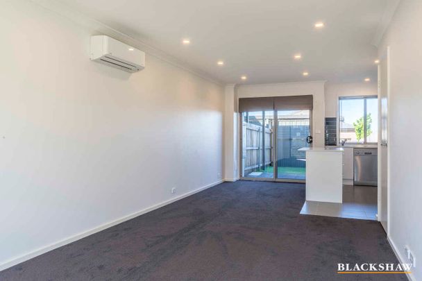 Immaculate 2 bedroom townhouse - Photo 1