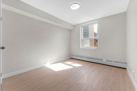 145 York St - Photo 2