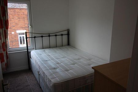 13 Capstone Street, Belfast BT9 7HN - Photo 2