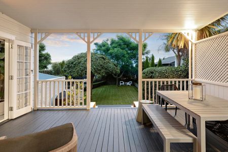 Modern stand-alone home in central Mt Eden - Photo 5