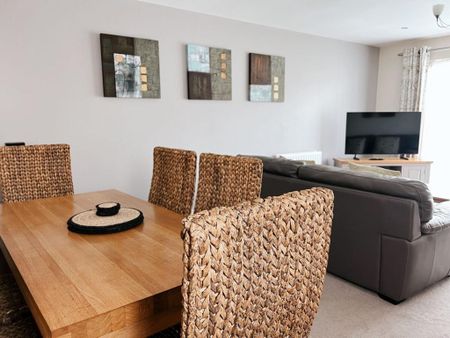 3 bedroom apartment to rent - Photo 3