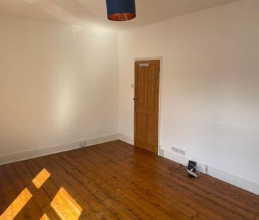 2 bedroom maisonette to rent - Photo 3