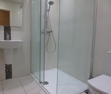 3 bedroom terraced house to rent - Photo 3