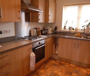3 bedroom end of terrace house to rent - Photo 4