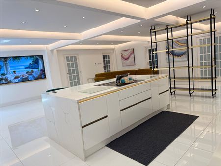 5 bedroom house to rent - Photo 2