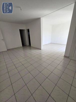 Appartement à louer 4 pièces 67.5m² - Photo 1
