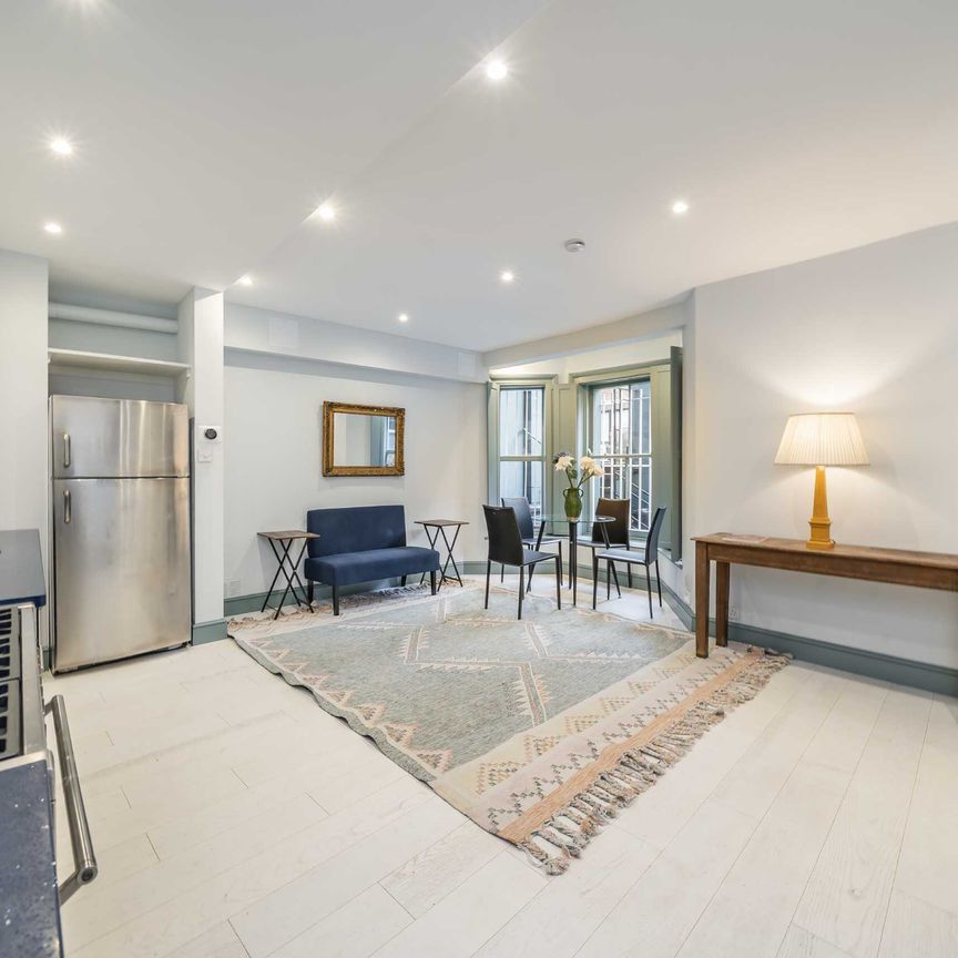 Powis Gardens, Notting Hill, W11, London - Photo 1