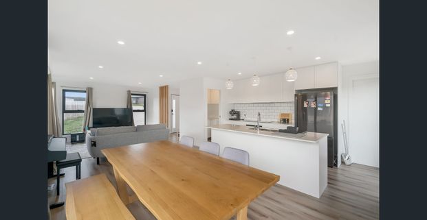 Near New Modern Home in Howrah Gardens - Photo 1