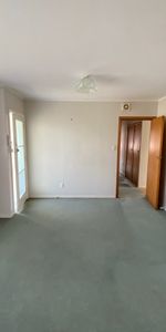 ALASTAIR AVENUE - Photo 4