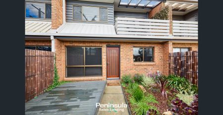 Beautifully presented with bay views! - Photo 2