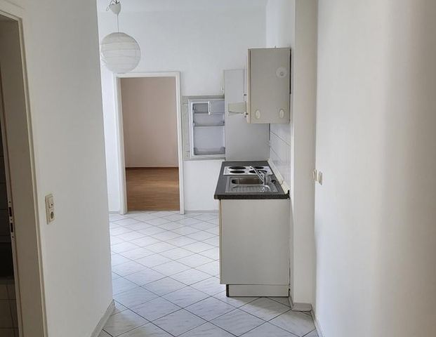 Helle 2-Raum-Wohnung mit Einbauküche am Landesmuseum (Ros01/02) - Photo 1