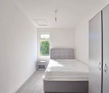 6 bedroom semi-detached house to rent - Photo 6