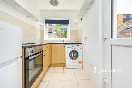 1 bedroom studio to rent Coleen Court, 16 Outram Road, Southsea, PO5 - Photo 2