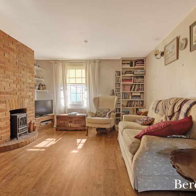 2 bedroom end of terrace house to rent - Photo 1