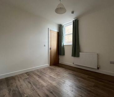 Dove Bank, Uttoxeter - Photo 5