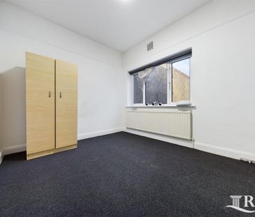 3 bedroom flat to rent - Photo 6