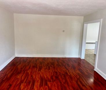 For Lease - 30 Fourth Street Unit# Main Floor, Welland, Ontario - Photo 5