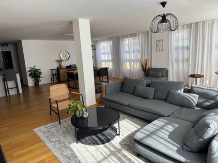 Spacious 4.5-room apartment and 141 m² - Photo 2