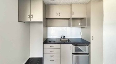 WESTBROOK - 1 BEDROOM - Photo 4