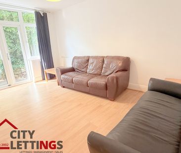 5 Bedroom Semi-Detached House - Photo 1