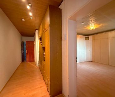 Helle Wohnung mit Fernblick, Einbauküche und Loggia. - Photo 3