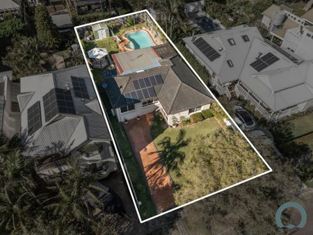 62 Johnson Street, Freshwater NSW 2096 - House For Rent | Domain - Photo 2