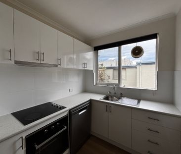 5 / 9 Rosstown Road, CARNEGIE - Photo 2