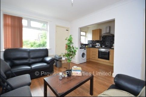 3 Bedroom for rent Leeds - Photo 1