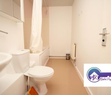 5 bedroom flat share to rent - Photo 2