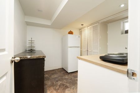 For Lease - 2B Roycrest Avenue Unit# Bsmt, Toronto, Ontario - Photo 2