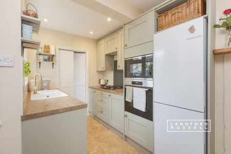 2 bedroom end of terrace house to rent - Photo 2