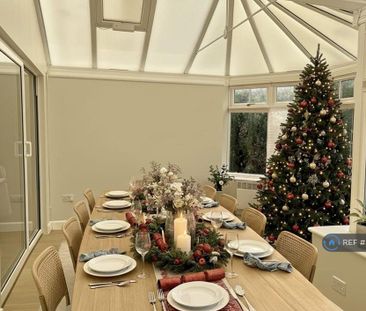 4 bedroom detached house to rent - Photo 2