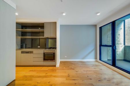 Style Meets Convenience: Two Bed Near Swinburne - Photo 4