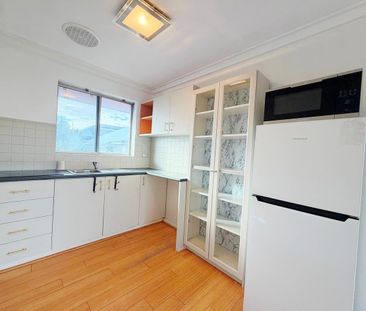 Freshly Painted Apartment in the Heart of Maylands! - Photo 4