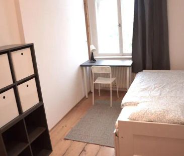 Zařízený pokoj k pronájmu v Praze 6 nedaleko metra Malostranská - Fotografie 3