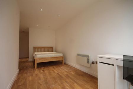 1 bedroom penthouse to rent - Photo 5