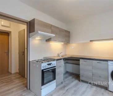 Pronájem bytu 1+1, 28 m - Photo 1