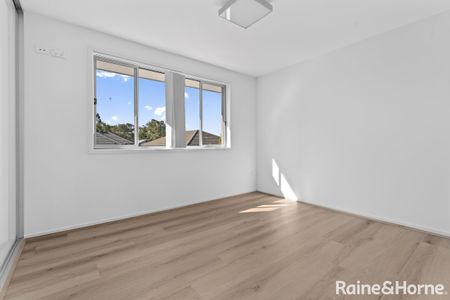 27 Packard Place, Horningsea Park, NSW 2171 - Photo 3