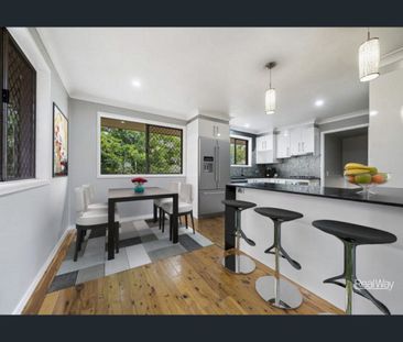 Four Bedroom Family Home With Spacious Backyard - Photo 5