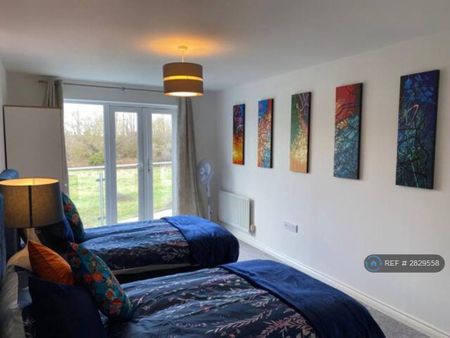 2 bedroom flat to rent - Photo 3