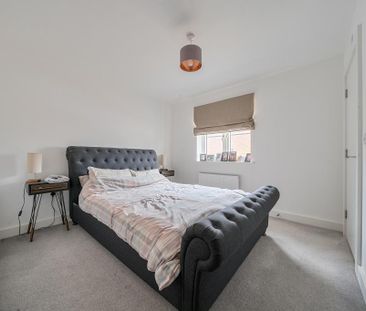 3 bedroom semi-detached house to rent - Photo 4