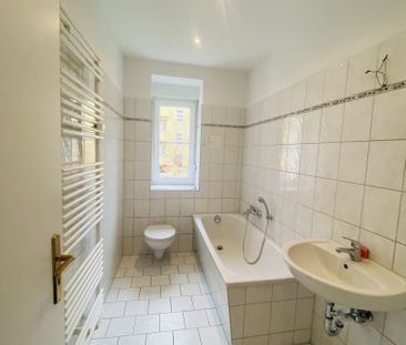 Sanierte 3-Raum-Wohnung mit 70 m² in der Lauestraße 2, Magdeburg! - Foto 3