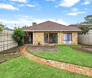 3 Bedroom Family Home with Parkland Views! - Photo 2