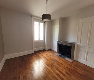 Location Appartement 4 pièces 101m² LYON 4ème - Photo 3