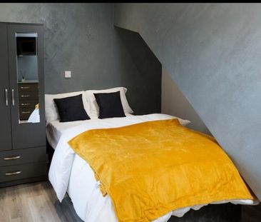 Ensuite rooms in CV2 - - Photo 5